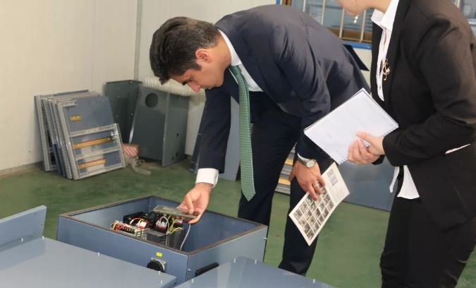 Warmly Welcome To Iranian Customers To Visit Shandong Vanse Machinery Inspection Laser Leveling Machine Products 4 image