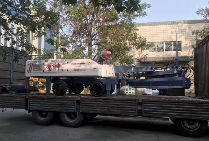 Warm Congratulations To Shandong Vanse YZ30-4E Medium-sized Telescopic Arm Laser Leveling Machine Sent To Weifang, Shandong 1 image