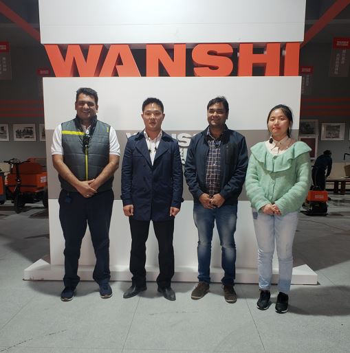WARMLY WELCOME TO INDIAN CUSTOMERS TO VISIT SHANDONG VANSE MACHINERY EXHIBITION HALL INSPECTION LASER LEVELING MACHINE PRODUCTS 1 image