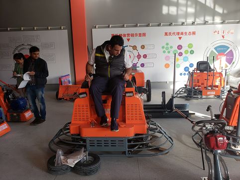 WARMLY WELCOME TO INDIAN CUSTOMERS TO VISIT SHANDONG VANSE MACHINERY EXHIBITION HALL INSPECTION LASER LEVELING MACHINE PRODUCTS 2 image