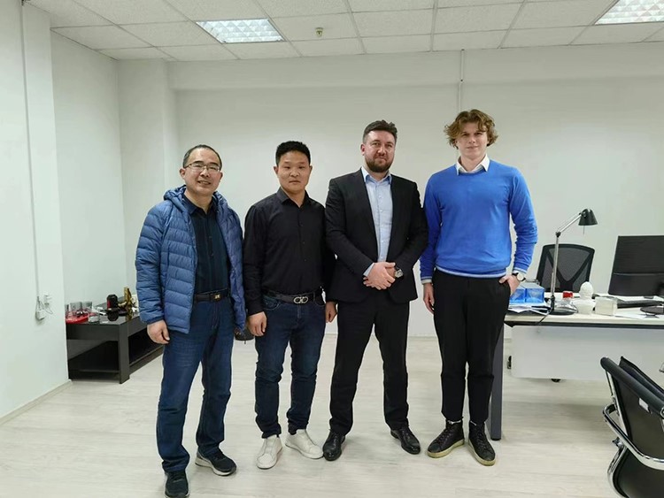 The Chairman And Manager Of Shandong VANSE Group Visited The China Trade Center in Moscow, Russia And Signed A Cooperation Agreement With Russian Customers. 1 01
