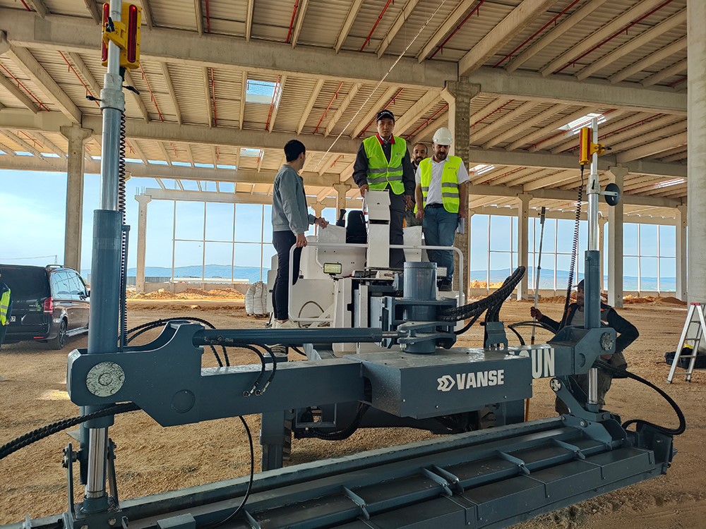 VANSE Group's laser leveling machine goes to Türkiye, with high customer evaluation! 4 03