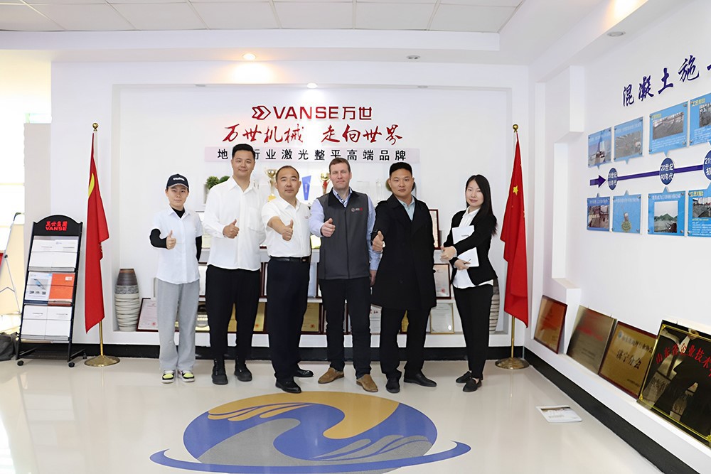 UK Clients Come To VANSE Group To Visit Factories And Sign Cooperation Agreements 1 05
