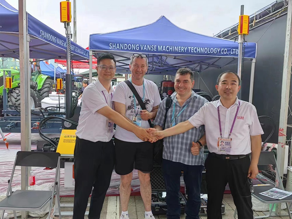 Shandong VANSE machinery products are sought after by overseas customers in the 133rd China Import and Export Fair in 2023. 6 001