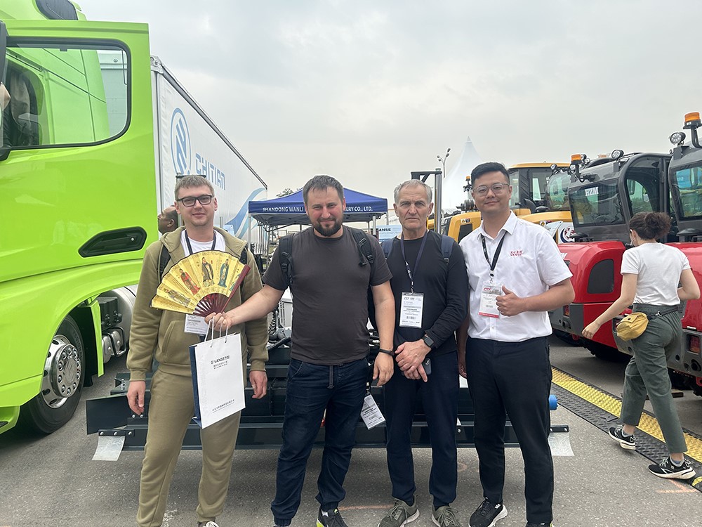 Shandong VANSE Machinery Technology Co., Ltd. Participated in BAUMA CTT Russia Moscow Construction Machinery BMW Exhibition 1 01