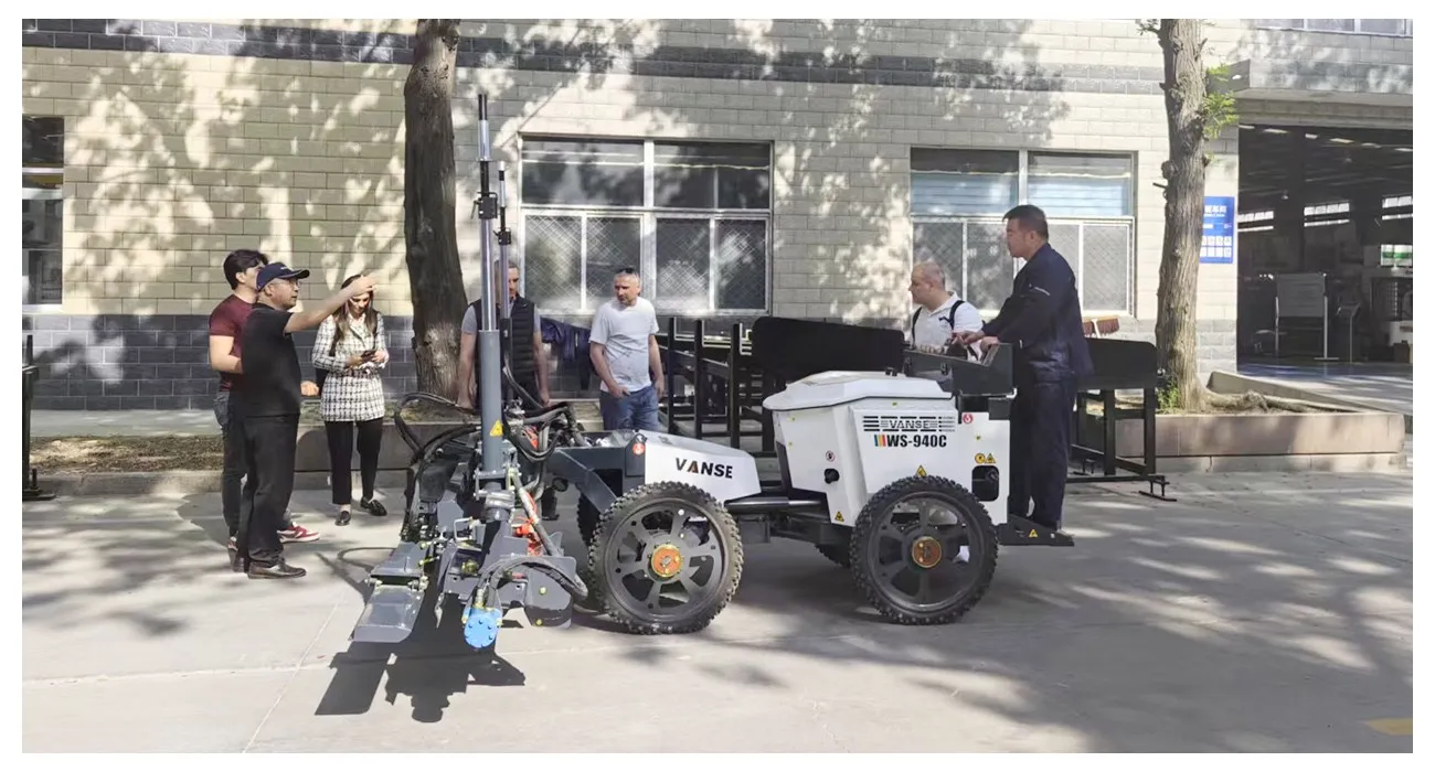 Customers From Georgia & Uzbekistan Visited Our Factory 3 WS940C Concrete Laser Leveling Machine