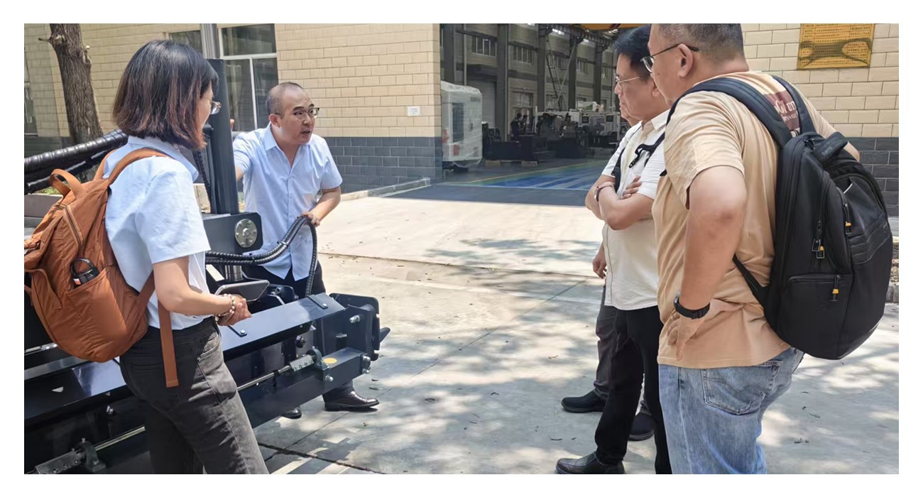Malaysian Customers Visit Shandong Vanse Machinery 3 Warm Reception and Factory Tour