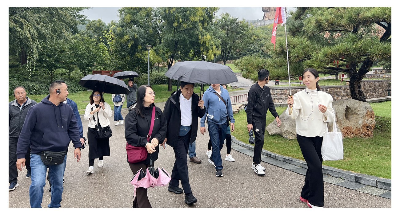 Malaysian Clients Are Visiting The Hometown Of Confucius 3 WS940C Ride-On Concrete Laser Leveling Machine