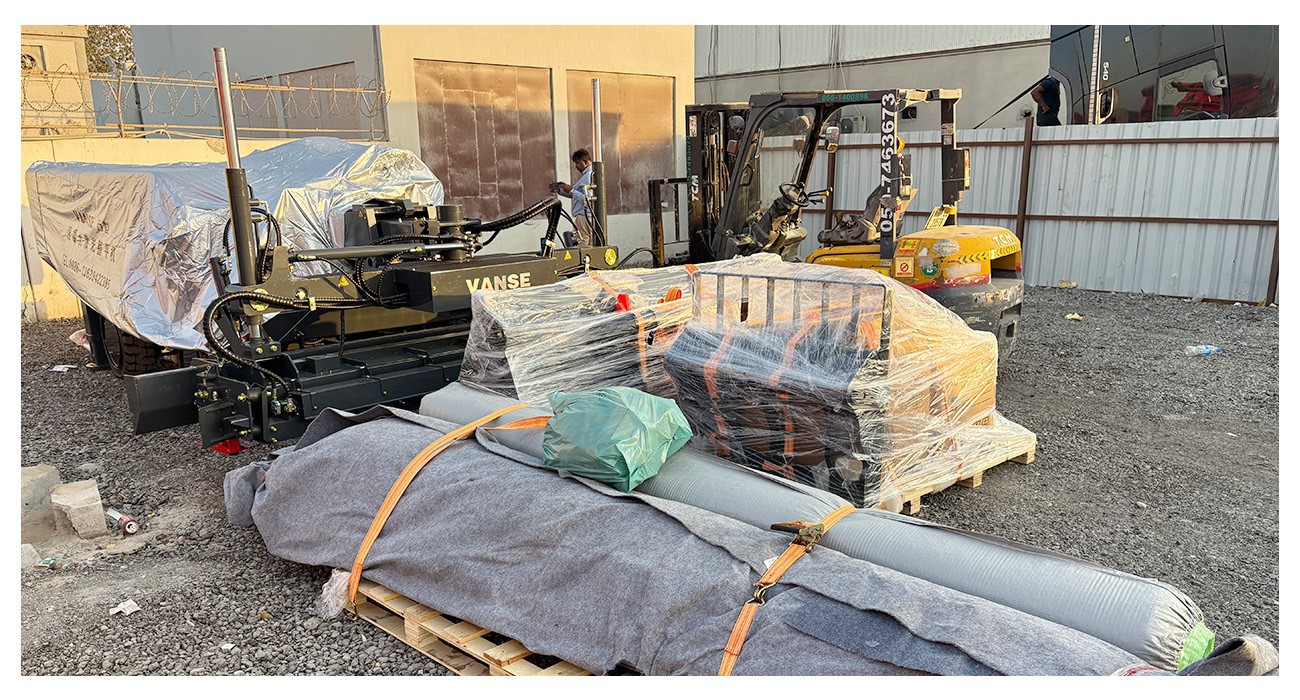 The BIG 5 GLOBAL Exhibition Machine Of Shandong Vanse Machinery Technology Co., Ltd. in Dubai Has Arrived At The Warehouse in Dubai 3 Concrete Screed Machine