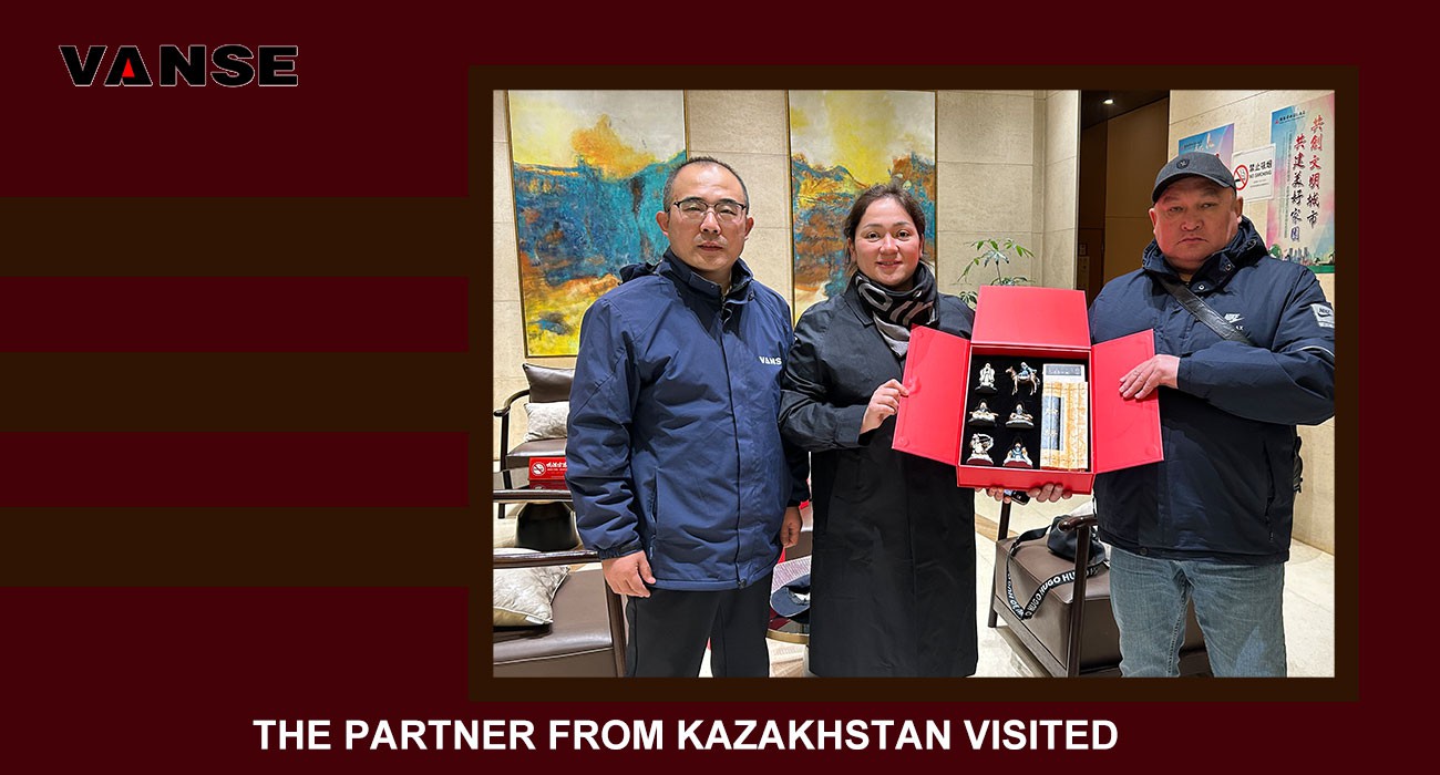 The Partner From Kazakhstan Visited 1 Kazakhstani partners visited Vanse Machinery for in-depth exchanges on the cutting-edge technology of concrete laser leveling
