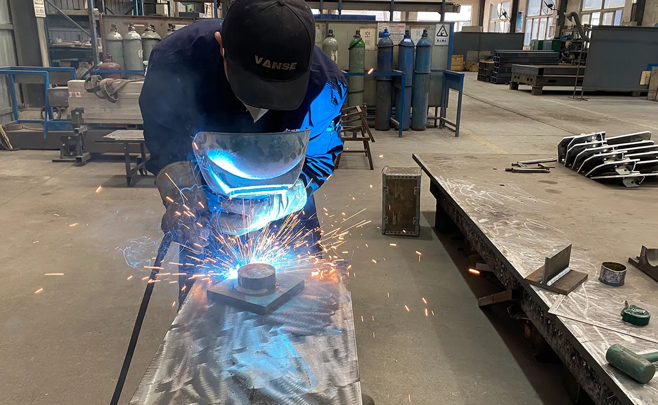 Unique Ingenuity & Sparkling Welding Sparks-VANSE Machinery Welding Skills Competition 3 news-1300-800
