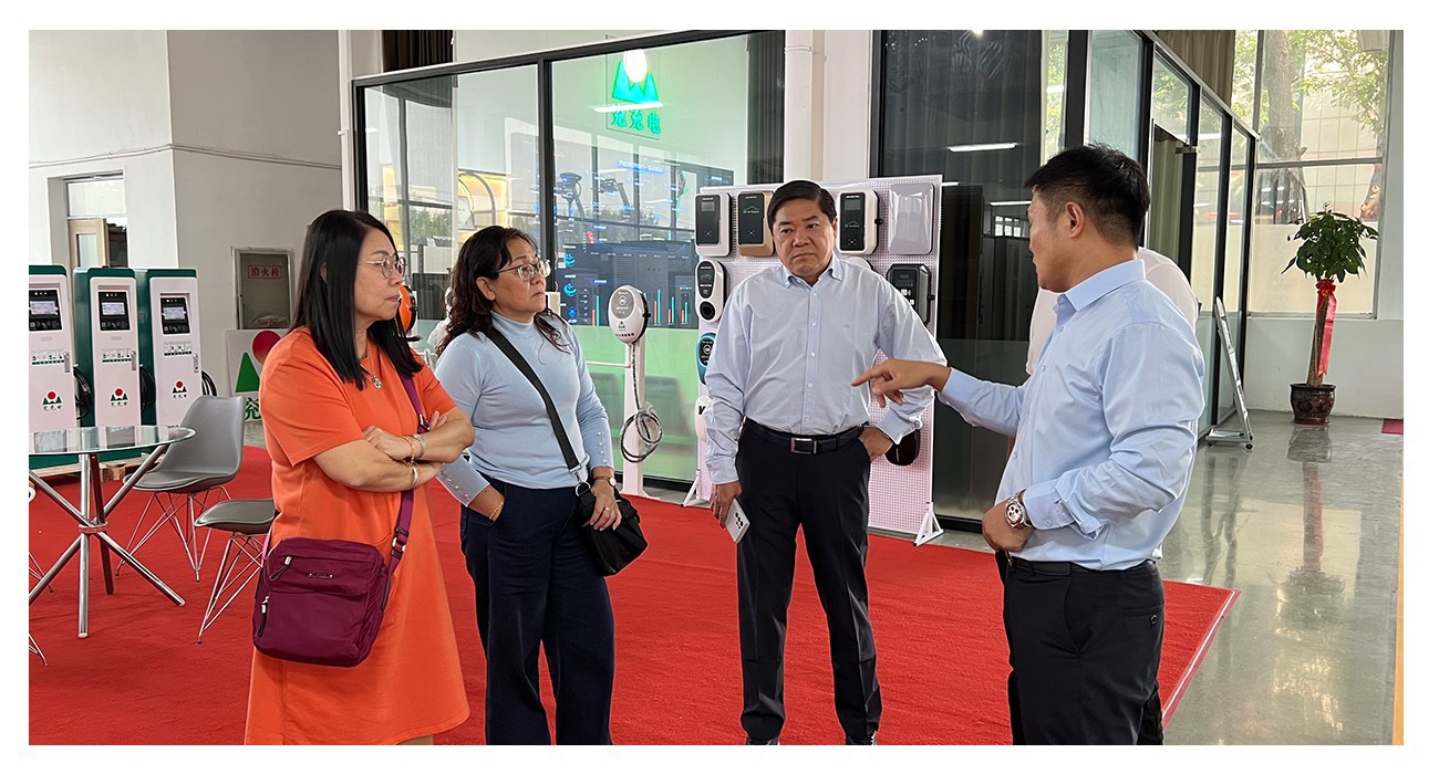 A Delegation Of Malaysian Clients Visited & Inspected 5 Power Trowel (VS424 / VS436 / VS836 / VS836H / VS1046 / VS1046H)