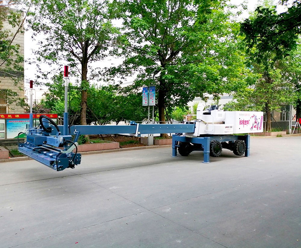 Pay attention to six major items in the use of laser leveling machine, which can greatly improve the smoothness of construction. 1 04