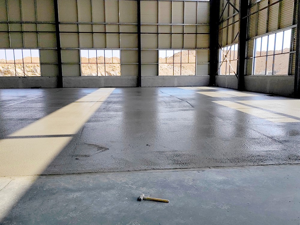 Pay attention to six major items in the use of laser leveling machine, which can greatly improve the smoothness of construction. 2 03