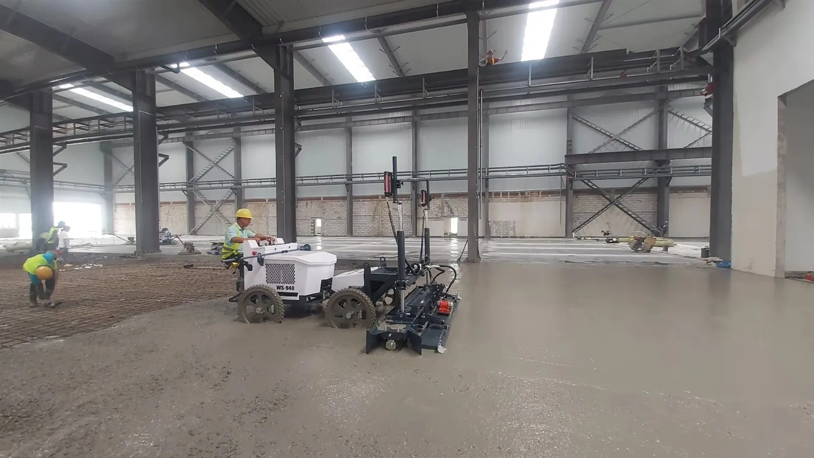 Is it normal for the laser level to have heavy lines? How to solve it? 1 0ae4ca7f9f481f0db796622712f7c2e