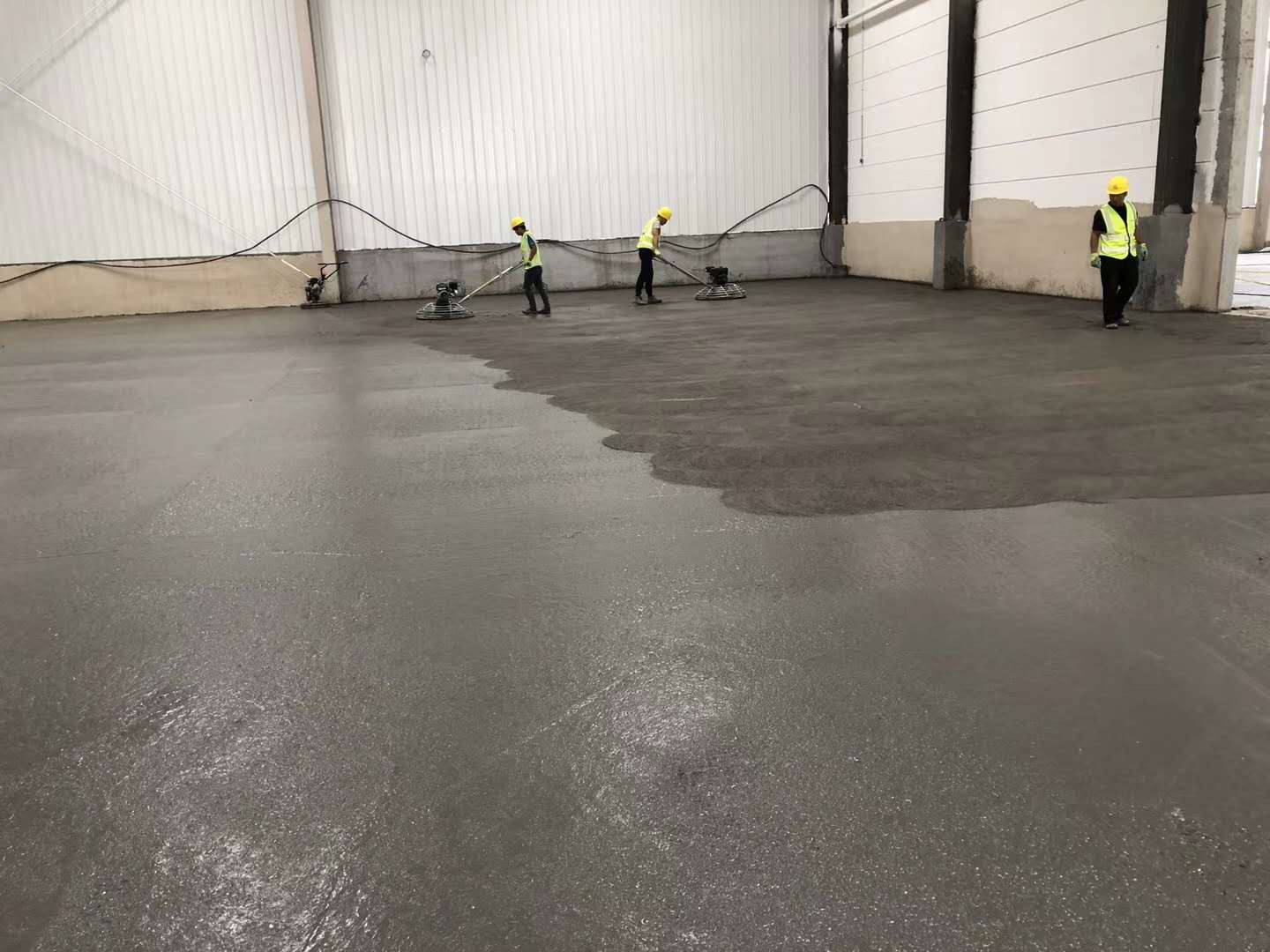 What should we pay attention to when maintaining concrete? 2 photos 3