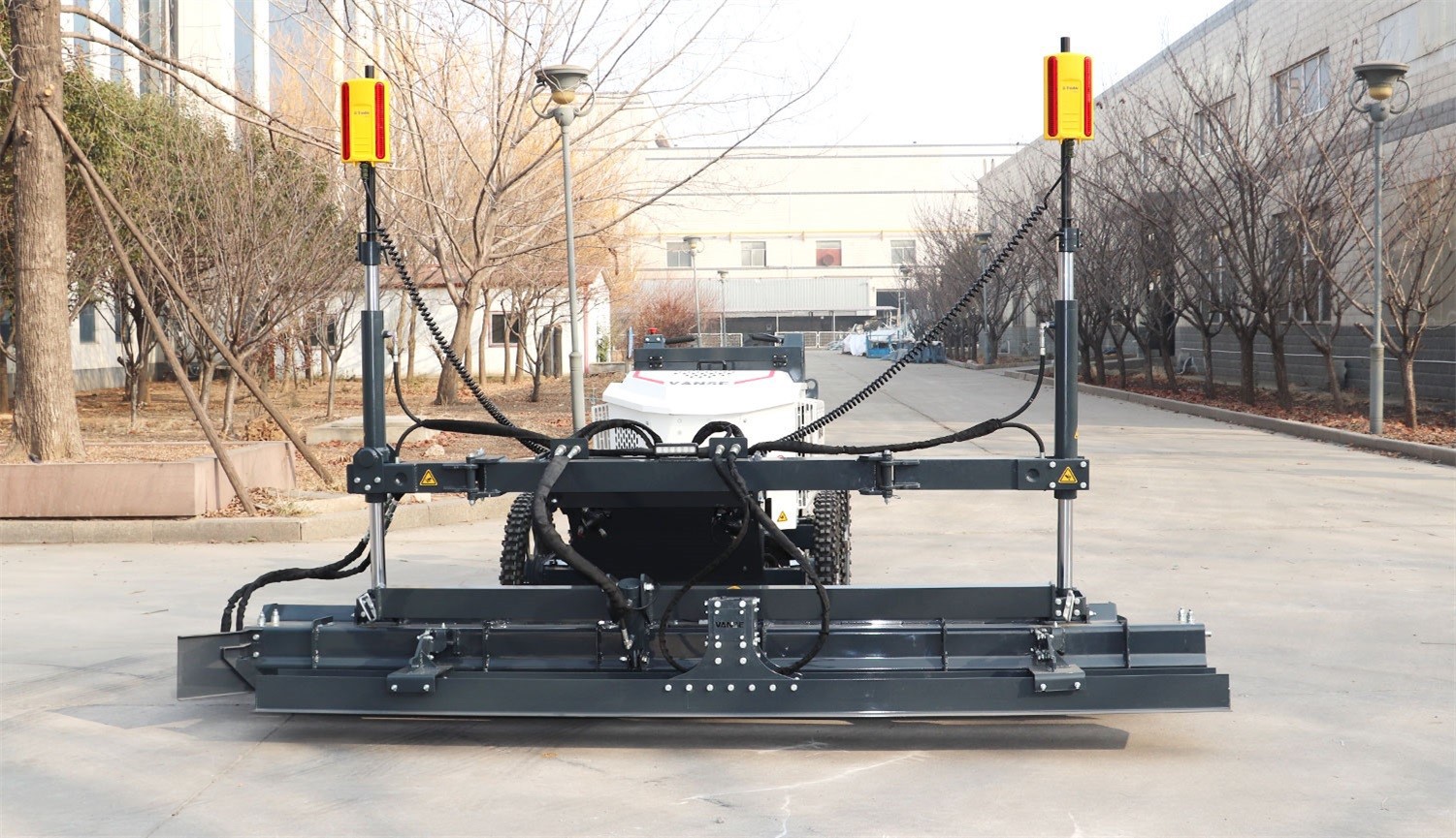 How to ensure the laser transmitter of the concrete laser leveling machine is installed stably? 2 VANSE WS940C industrial concrete leveler machine
